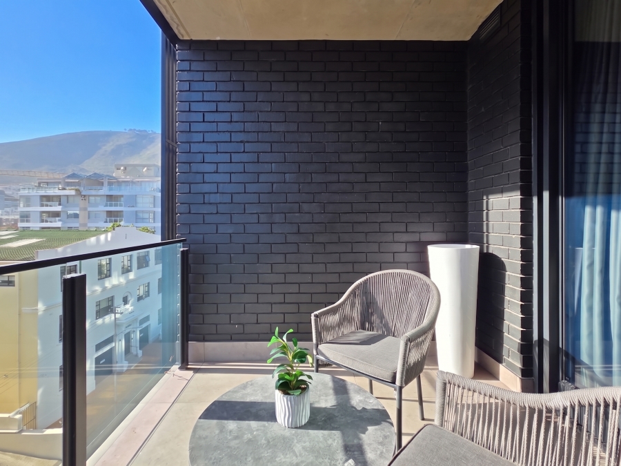 1 Bedroom Property for Sale in Sea Point Western Cape